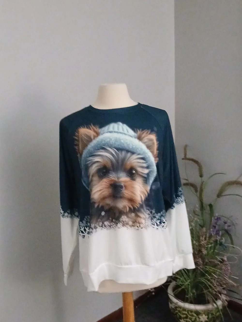 Yorkie Dog Graphic Pullover Sweatshirt - Winter
